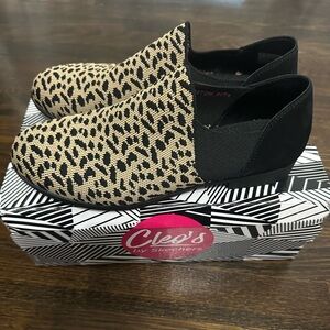 Cleo’s by Sketchers Slip On Shoes Size 7.5